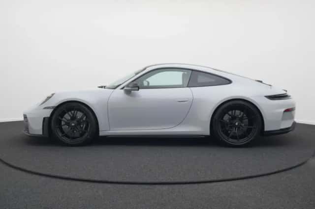 Porsche 911 (2026) thumbnail 2