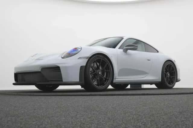 Porsche 911 (2026) thumbnail 4