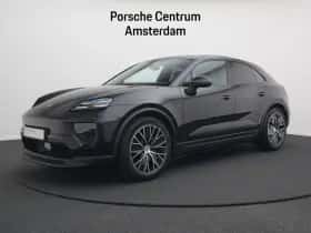 Porsche Macan (2024)