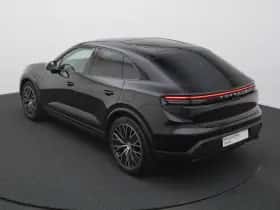 Porsche Macan (2024) thumbnail 11