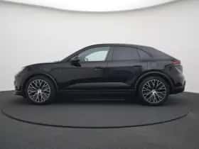Porsche Macan (2024) thumbnail 16