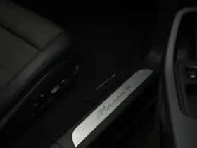 Porsche Macan (2024) thumbnail 37