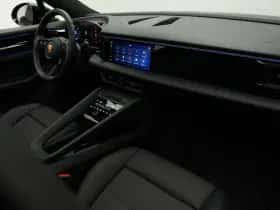 Porsche Macan (2024) thumbnail 38