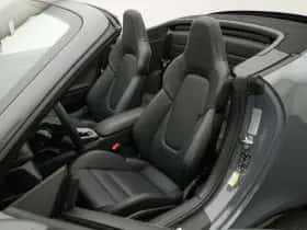 Porsche 911 (2025) thumbnail 6
