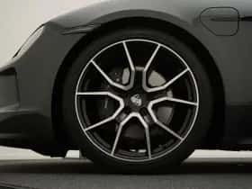 Porsche Taycan (2024) thumbnail 4