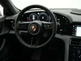 Porsche Taycan (2024) thumbnail 5