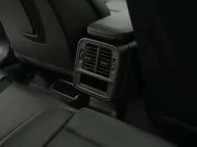 Porsche Taycan (2024) thumbnail 45