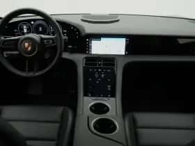 Porsche Taycan (2024) thumbnail 7