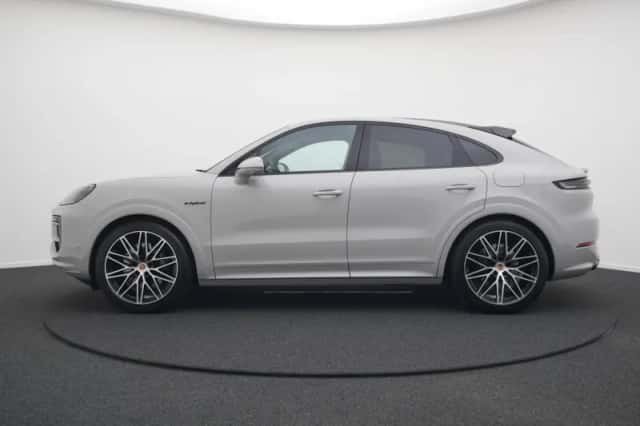 Porsche Cayenne (2026) thumbnail 2