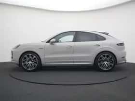 Porsche Cayenne (2026) thumbnail 2