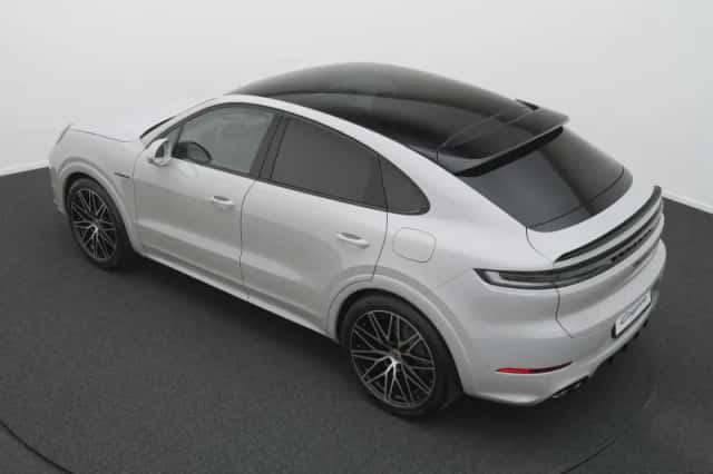 Porsche Cayenne (2026) thumbnail 3