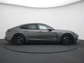 Porsche Panamera (2025) thumbnail 2