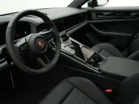 Porsche Panamera (2025) thumbnail 4