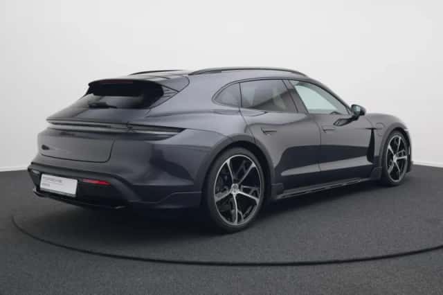 Porsche Taycan (2025) thumbnail 2