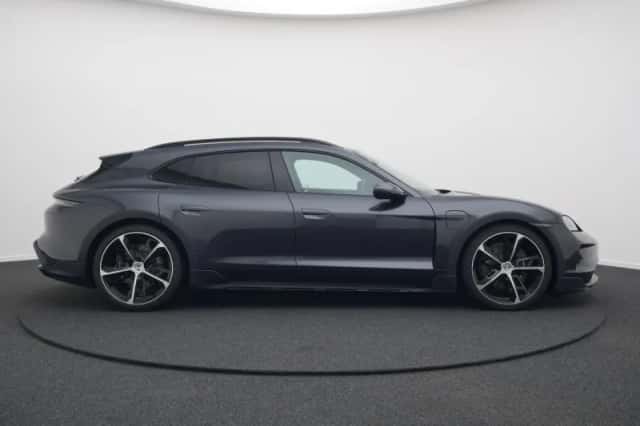 Porsche Taycan (2025) thumbnail 3