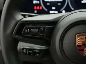 Porsche Taycan (2025) thumbnail 39
