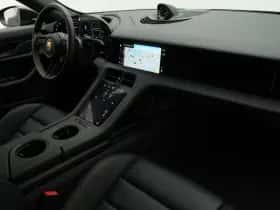 Porsche Taycan (2025) thumbnail 44