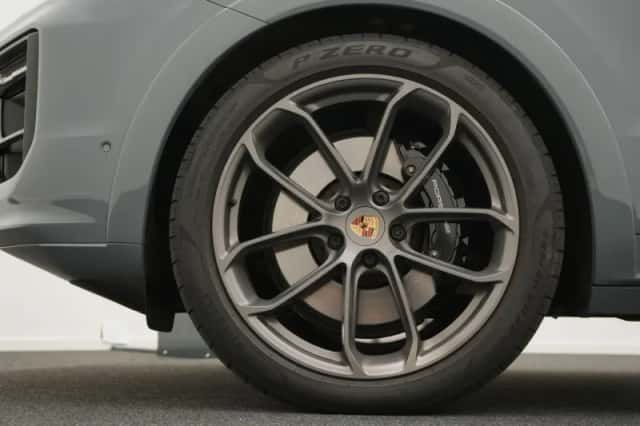 Porsche Cayenne (2025) thumbnail 4