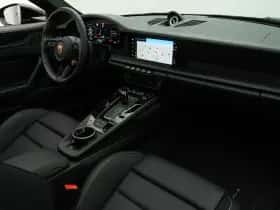 Porsche 911 (2026) thumbnail 24