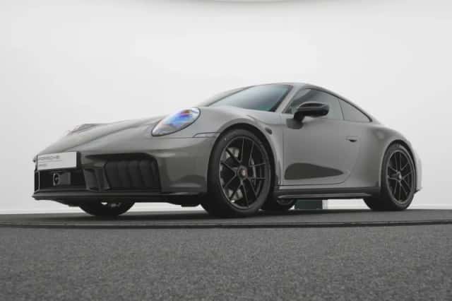 Porsche 911 (2026) thumbnail 4