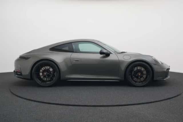 Porsche 911 (2026) thumbnail 5