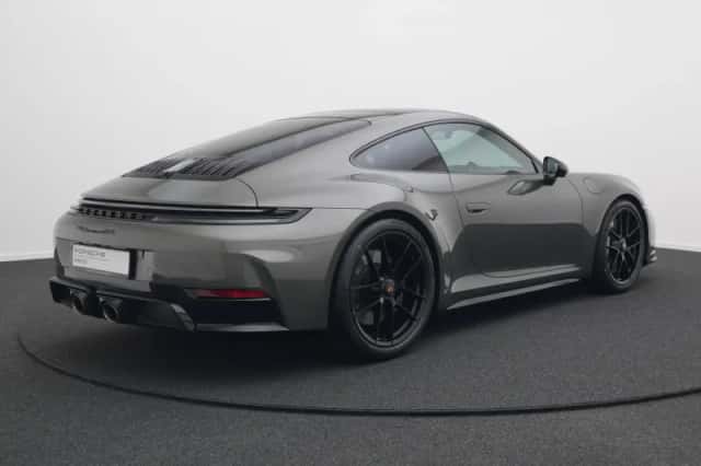 Porsche 911 (2026) thumbnail 6