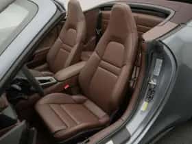 Porsche 911 (2024) thumbnail 6