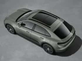 Porsche Macan (2025) thumbnail 4