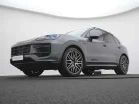 Porsche Cayenne (2026) thumbnail 4