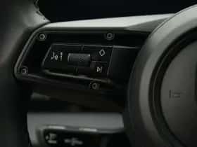 Porsche Taycan (2025) thumbnail 33