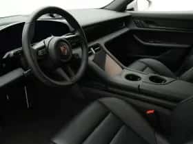 Porsche Taycan (2025) thumbnail 5
