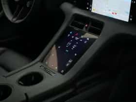 Porsche Taycan (2025) thumbnail 46