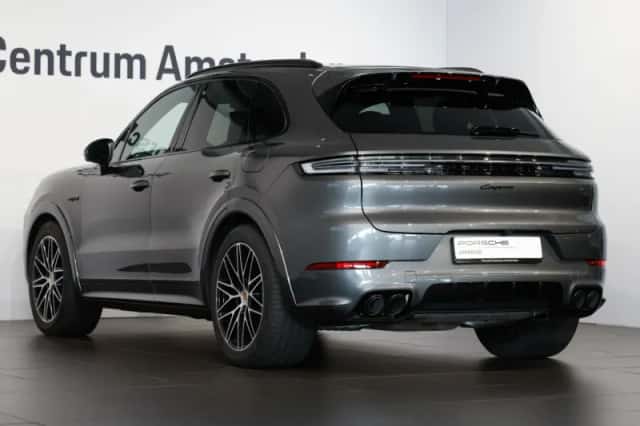 Porsche Cayenne (2025) thumbnail 3