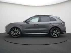Porsche Cayenne (2025) thumbnail 21