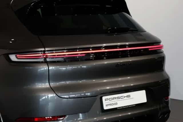 Porsche Cayenne (2025) thumbnail 4