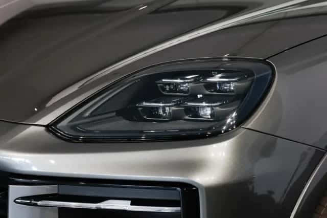 Porsche Cayenne (2025) thumbnail 5