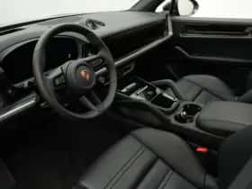 Porsche Cayenne (2025) thumbnail 5