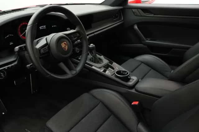 Porsche 911 (2022) thumbnail 5