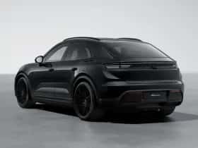 Porsche Macan (2026) thumbnail 3