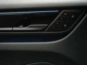 Porsche Macan (2025) thumbnail 18