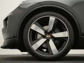 Porsche Macan (2025) thumbnail 4