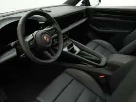 Porsche Macan (2025) thumbnail 5