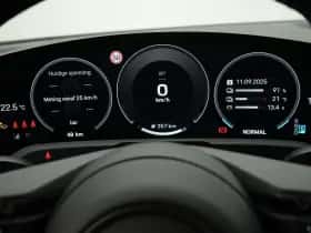Porsche Taycan (2025) thumbnail 31
