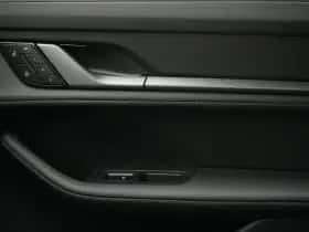 Porsche Taycan (2025) thumbnail 41