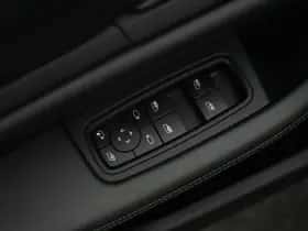 Porsche Taycan (2024) thumbnail 14
