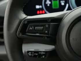 Porsche Taycan (2024) thumbnail 29