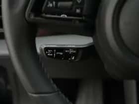 Porsche Taycan (2024) thumbnail 30