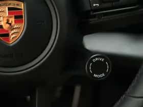 Porsche Taycan (2024) thumbnail 31
