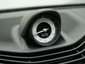 Porsche Taycan (2024) thumbnail 32