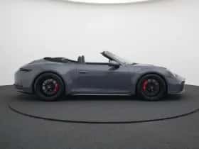 Porsche 911 (2024) thumbnail 2